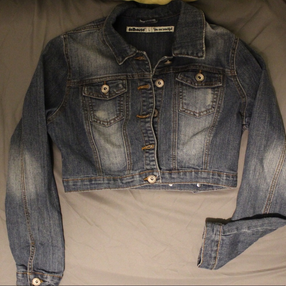 Cropped denim jacket